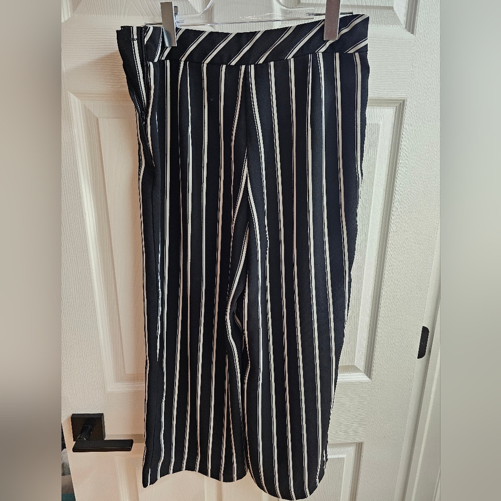 H&M Pants - Picture 2 of 4